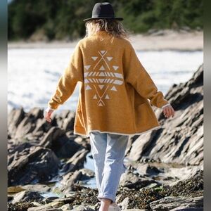 Chic Mustard Geometric Cardigan
